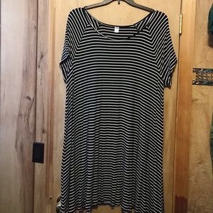 Old Navy swing dress black and white xxl
